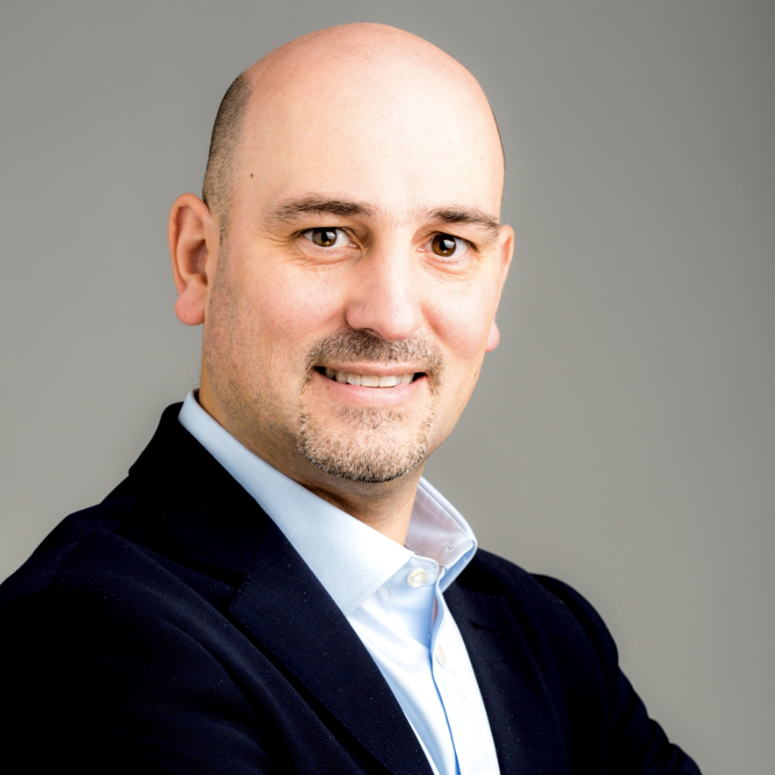 Patrick de Carvalho, fondateur d'All In, portrait couleur